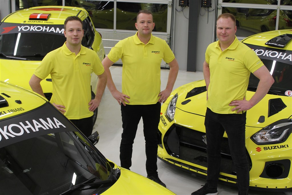 Tre hurtige herrer, som kører fuld DM-sæson i 2020 - Fra venstre Jacob Madsen, Allan Kirkegaard og Kenneth Madsen.
(Foto: Suzuki Motorsport)